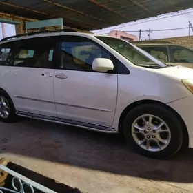 Toyota Sienna 2004