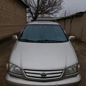 Toyota Sienna 2000