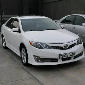 Toyota Camry 2014