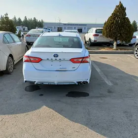 Toyota Camry 2020