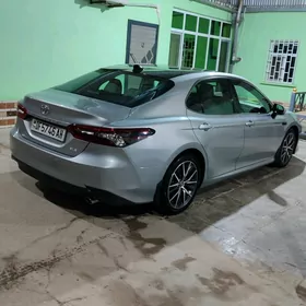 Toyota Camry 2021