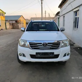 Toyota Hilux 2014