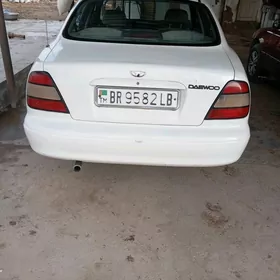 Daewoo Leganza 1999