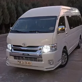 Toyota Hiace 2013