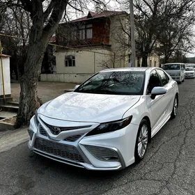 Toyota Camry 2020