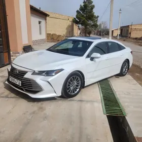 Toyota Avalon Hybrid 2019