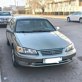 Toyota Camry 2001