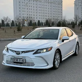 Toyota Camry 2021