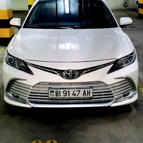 Toyota Camry 2021