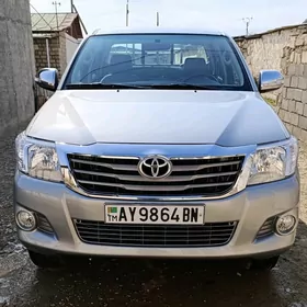 Toyota Hilux 2015