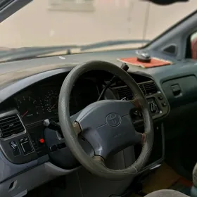 Toyota Sienna 1998