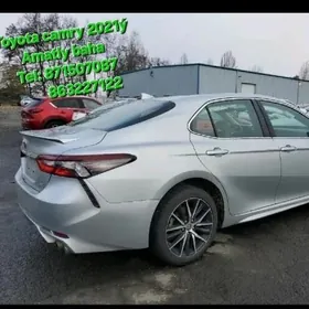 Toyota Camry 2021