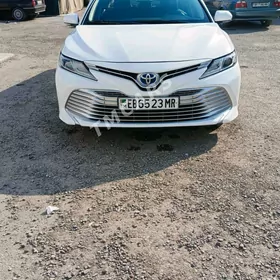 Toyota Camry 2019