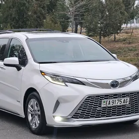 Toyota Sienna 2021