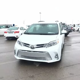 Toyota Sienna 2020