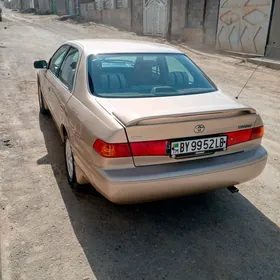 Toyota Camry 2000