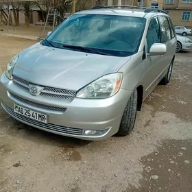 Toyota Sienna 2004