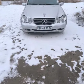 Mercedes-Benz C320 2001