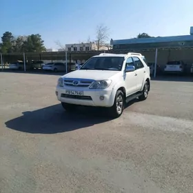 Toyota Fortuner 2007