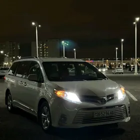 Toyota Sienna 2016