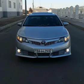 Toyota Camry 2014