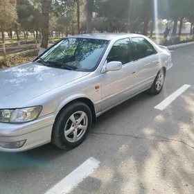 Toyota Camry 2001