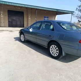 Toyota Camry 2000