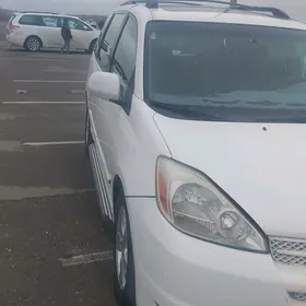 Toyota Sienna 2004