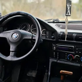 BMW 525 1989