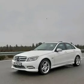 Mercedes-Benz C300 2010