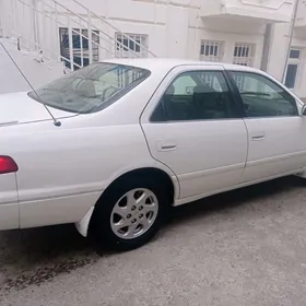 Toyota Camry 2000