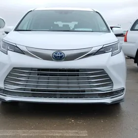 Toyota Sienna 2021