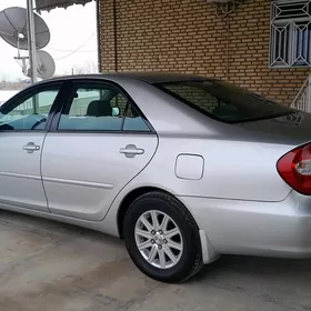 Toyota Camry 2004