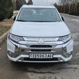 Mitsubishi Outlander 2022