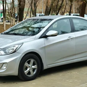 Hyundai Accent 2014