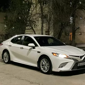 Toyota Camry 2018