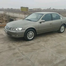 Toyota Camry 2001