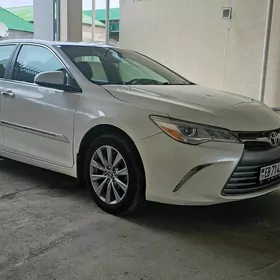 Toyota Camry 2016