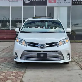 Toyota Sienna 2019