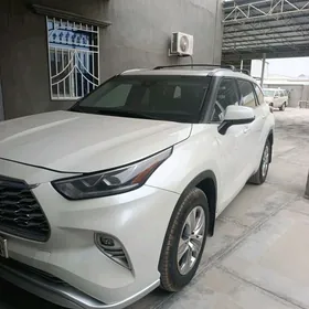 Toyota Highlander 2021