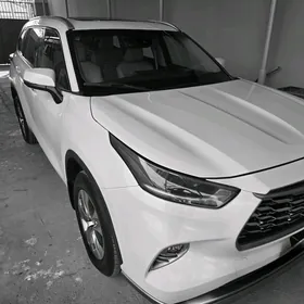 Toyota Highlander 2021