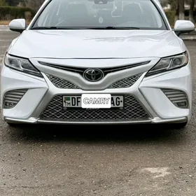 Toyota Camry 2019