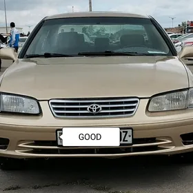 Toyota Camry 2000