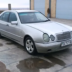 Mercedes-Benz E320 1999