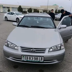 Toyota Camry 2000