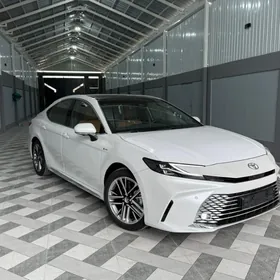 Toyota Camry 2025