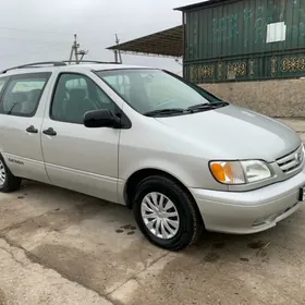 Toyota Sienna 2002