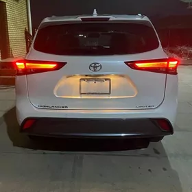 Toyota Highlander 2021