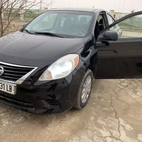 Nissan Versa 2013