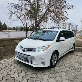 Toyota Sienna 2017